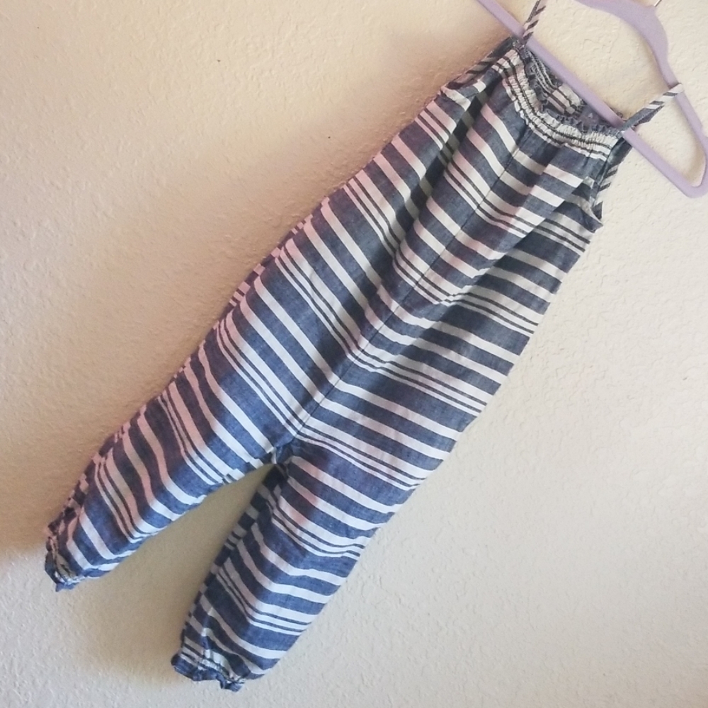 Baby gap romper 18/24mo‎